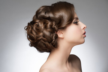 Busy Women Prefer These Top 5 Updo Hairstyles For Medium Hair